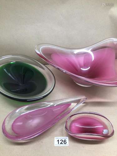 KOSTA PINK GLASS TEAR SHAPED DISH SIGNED 27CM WITH THREE OTHER ART GLASS DISHES