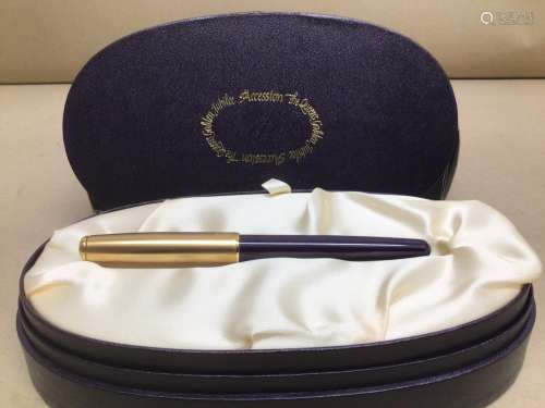 A SPECIAL EDITION PARKER FOUNTAIN PEN 