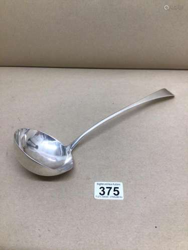 A GEORGE III HALLMARKED SILVER SOUP LADLE 33CM 1782 BY THOMAS TOOKEY 90 GRAMS