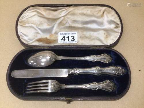 A VICTORIAN PERIOD HALLMARKED SILVER THREE PIECE CHRISTENING CASED SET