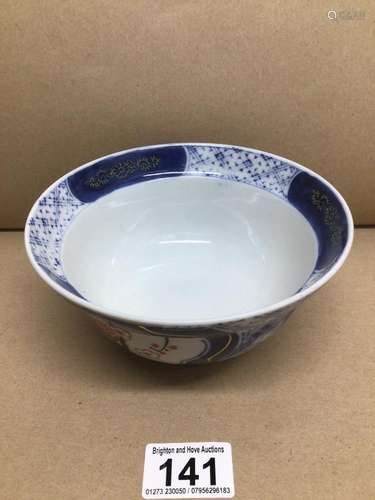 A CHINESE PORCELAIN BOWL 15CM DIAMETER