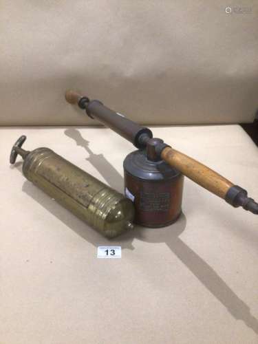 TWO VINTAGE ITEMS A BRASS CROP SPRAYER BY THE TALBOT MANUFACTURING CO. BLACKPOOL AND A BRASS FIRE