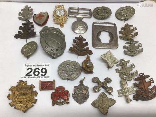 A QUANTITY OF VINTAGE BADGES, FIRE DEPARTMENT, MILITARY AND NAVAL