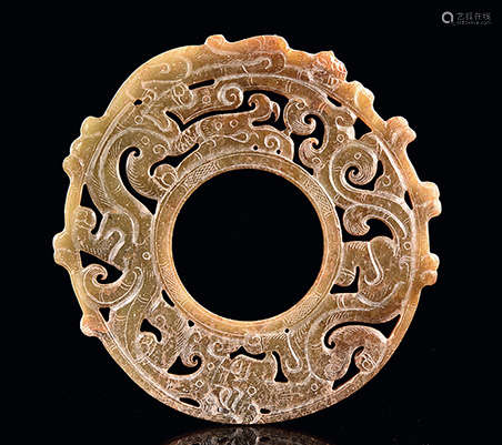 青玉鏤雕出廓龍紋環