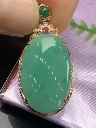 Green Jadeite Pendant w 18K