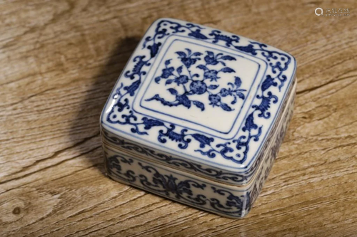 Qing Chinese Blue and White Porcelain Box