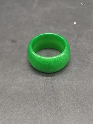 Chinese Green Thumb ring