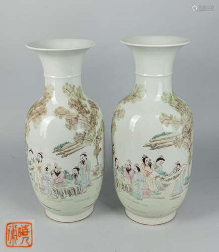 Pairs Chinese Famille Rose Porcelain Vase