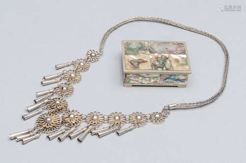 Set English Type Silver Necklace and Box