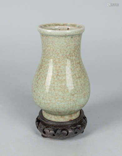 Chinese Crack Glazed Porcelain Vase