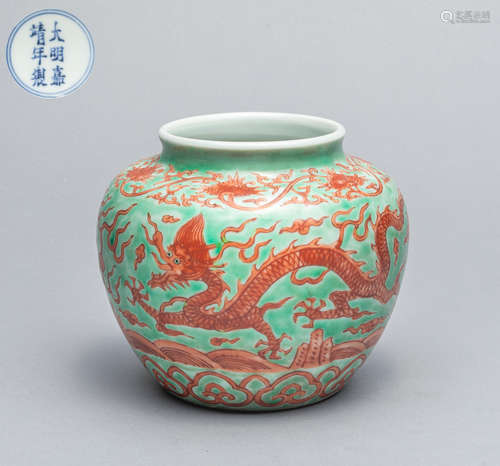 Chinese Old Green Red Porcelain Dragon Jar