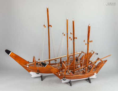 Set Vintage Wooden Ship Model