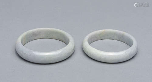 Group of Chinese Jade/Jadeite Bangles