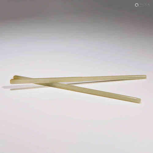 A PAIR OF HETIAN JADE CHOPSTICKS