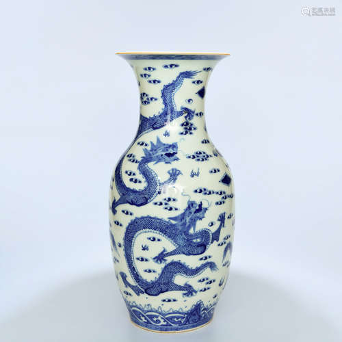 A BLUE WHITE DRAGON PORCELAIN VASE