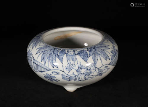 A Blue and White Water Container Qing Style
