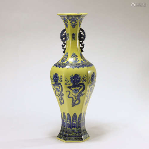 CHINESE YELLOW GROUND BLUE WHITE PORCELAIN VASE