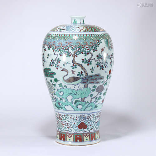 CHINESE DOUCAI PORCELAIN VASE