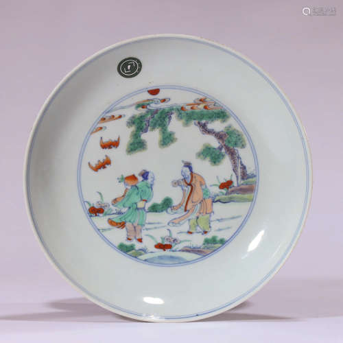 CHINESE DOUCAI PORCELAIN PLATE MARKED