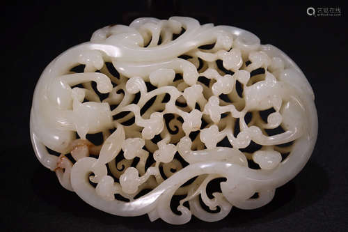 CHINESE WHITE JADE PENDANT