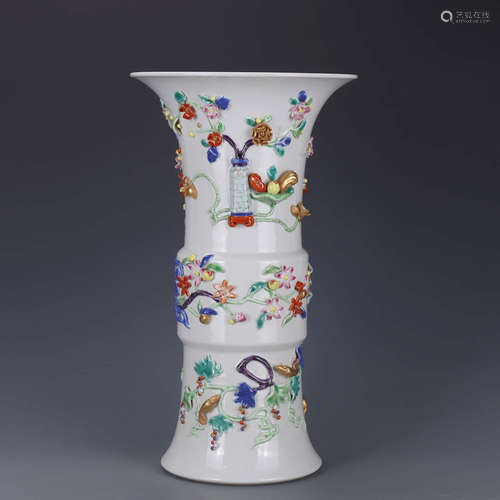 CHINESE FAMILLE ROSE PORCELAIN VASE