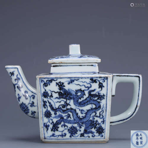 CHINESE BLUE WHITE DRAGON PORCELAIN TEAPOT