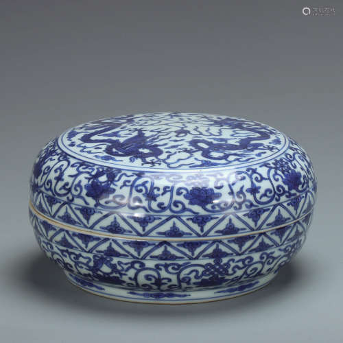 CHINESE BLUE WHITE PORCELAIN COVER BOX