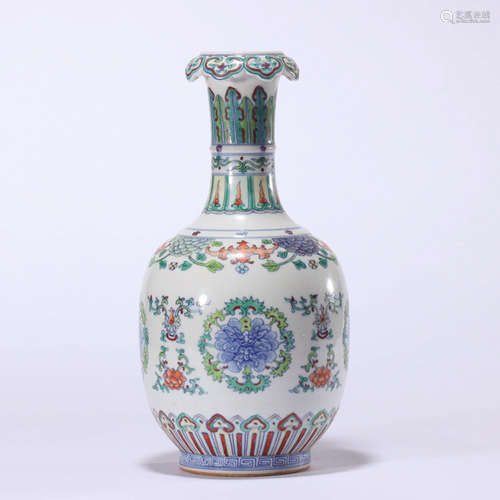 CHINESE DOUCAI PORCELAIN VASE