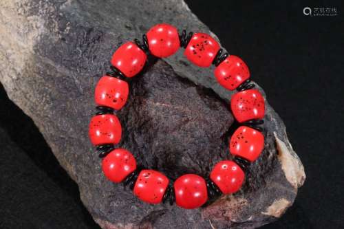 A Sherpa Glass Bead Bracelet