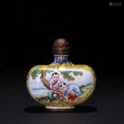 A Cloisonne Painted Snoof Bottle