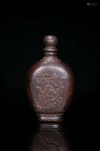 An Agarwood Lotus Pattern Snoof Bottle