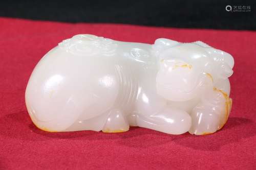 A Hetian Jade Beast Carved Ornament