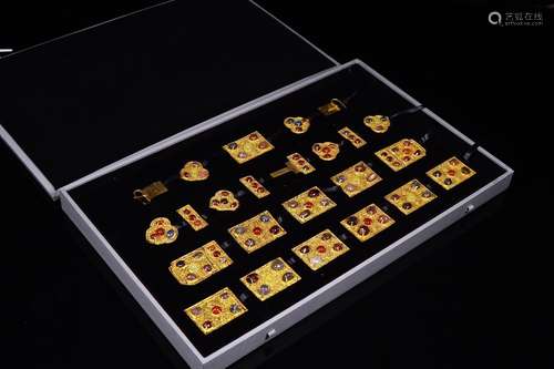 Set Of Gilding Floral Pattern Pendants