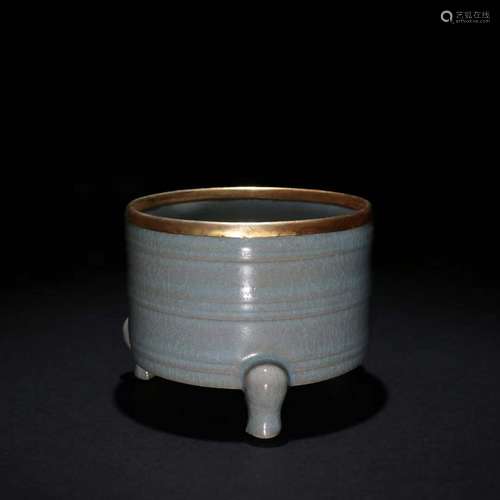 A Porcelain Jun Kiln Censer With Golden Painting