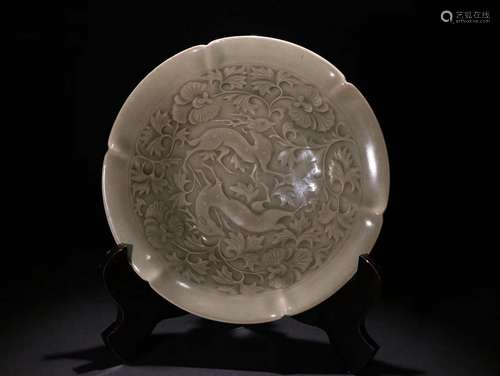 A Porcelain Yue Kiln Lotus Pattern Bowl