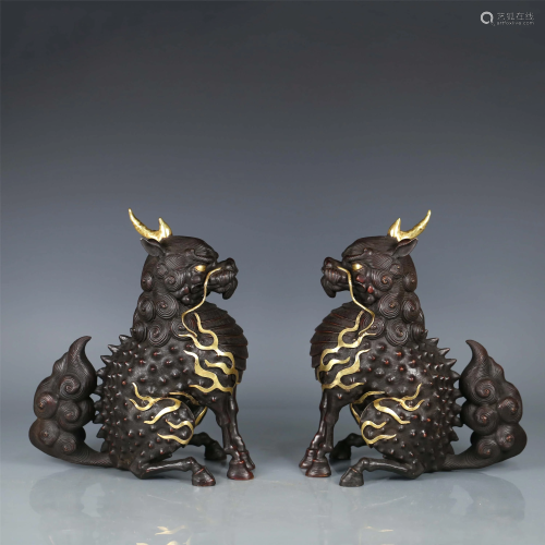 Old Collection,Pair of Bronze Goodness Beast Ornaments