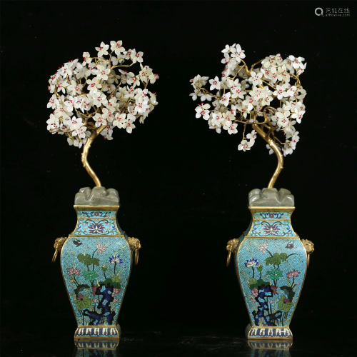 Qing Dynasty, Pair of Imperial Cloisonne Vases