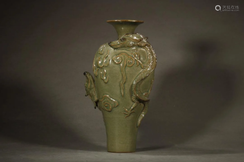 Old Collection, Celadon Dragon Pattern Vase