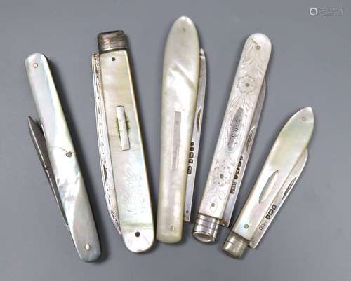 Four assorted Victorian and later silver and mother of pearl fruit knives, one handle cracked and