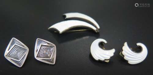 A Norwegian Silver and Enamel Brooch (45mm), pair of similar clip earrings and one other pair of