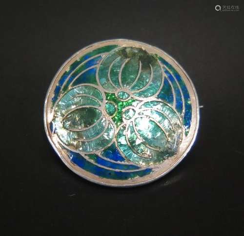 An Arts & Crafts Style Enamel Brooch, 30mm diam.