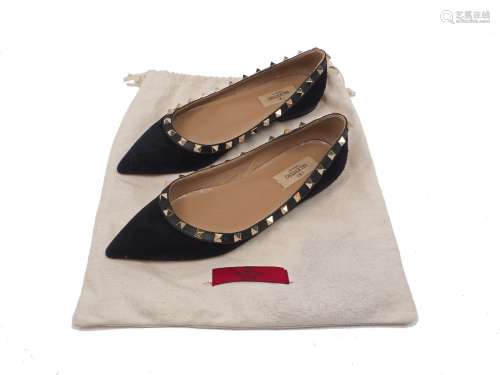 A pair of Valentino Garavani 'Rockstud' suede ballet flats in black, size '37.5', to fitted dust