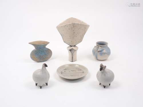 Henry Hammond, (1914-1989), a shallow stoneware dish, together with a vase by Elizabeth Raeburn (