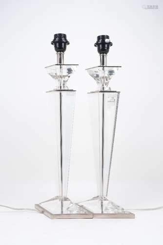 A pair of modern glass table lamps, of stylised tapering form, with kite form bases, each 45.5 cm (