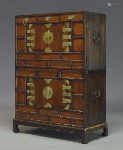 Korean stacking chests, late 19th, early 20th Century, with three drawers and two central