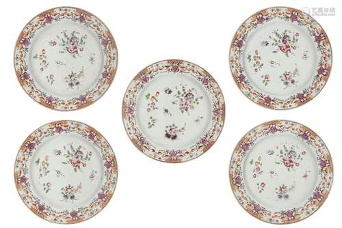 A set of five and a set of four Chinese porcelain 'Lowestoft' plates and saucer dishes, late 18th