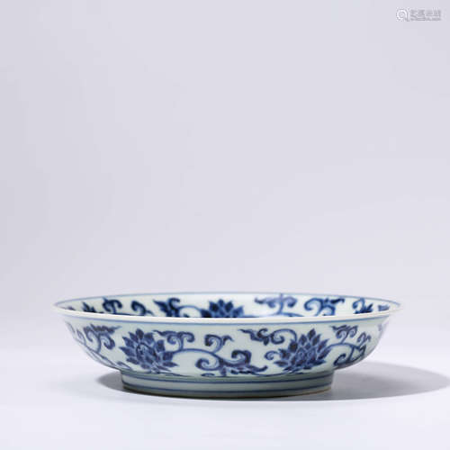 A CHINESE BLUE AND WHITE PORCELAIN LOTUS DISH MARED XUAN DE