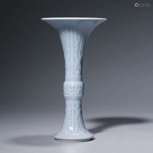 A CHINESE LIGHT BLUE-GLAZED PORCELIAN VASE MARKED QIAN LONG