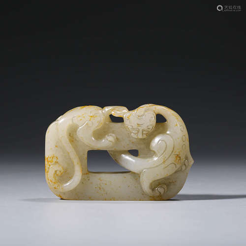 A CHINESE WHITE JADE CHI DRAGON PENDANT