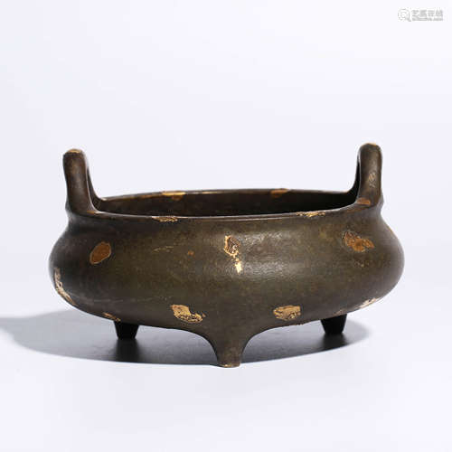 A CHINESE GLOD FPLASHED TRIPOT BRONZE CENSER